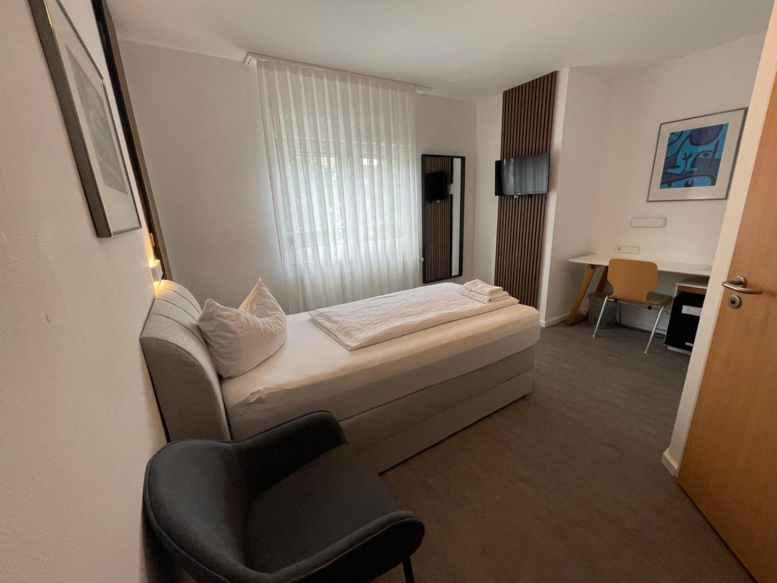 Hotel Loewen Kusterdingen Eksteriør bilde