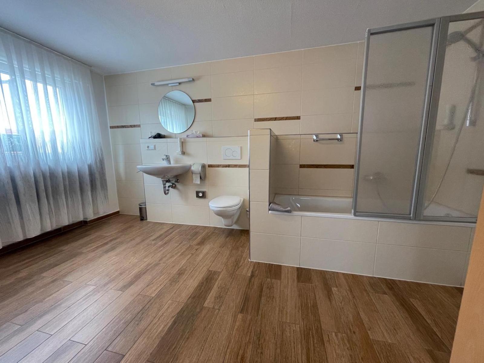 Hotel Loewen Kusterdingen Eksteriør bilde